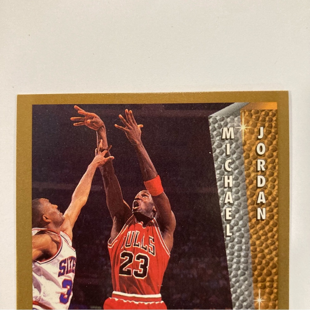 1992-93 Fleer - League Leader Michael Jordan #238 Basketball Card Chicago Bulls - Picture 3 of 8